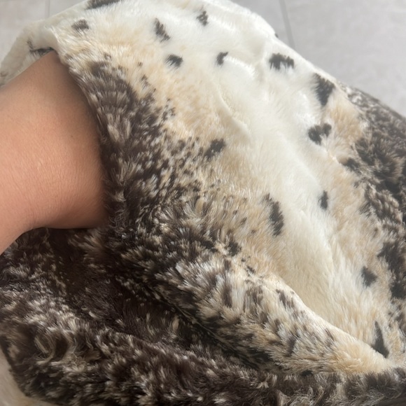 Beautiful Reversible Vest - Picture 9 of 12